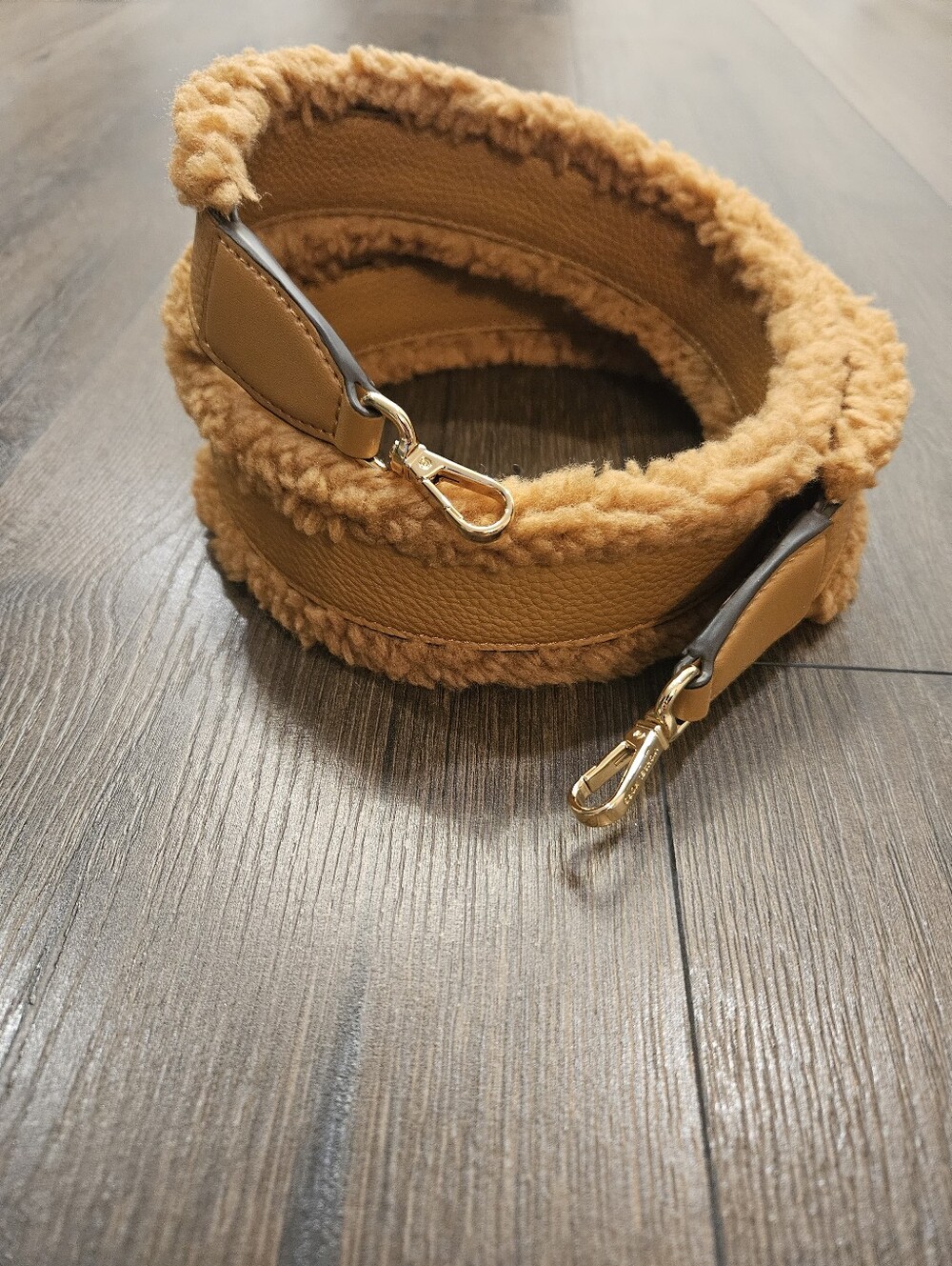 NEW Michael Kors Sherpa Teddy Leather Wide Bag Strap From Mirella Bag Camel Gold
